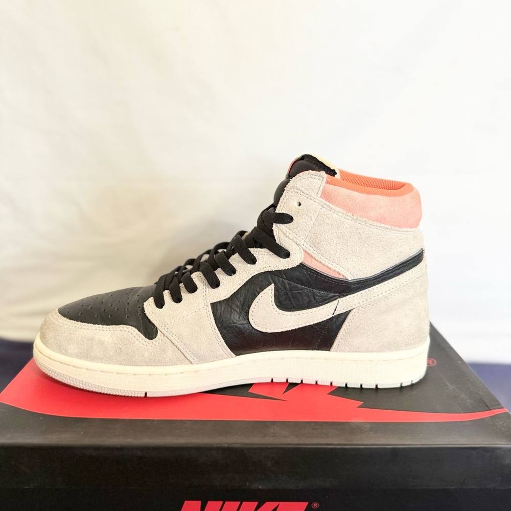 AUTHENTIC Jordan 1 Retro High Neutral Grey Hyper Crimson size 13 555088-018 2019 - Picture 4 of 10